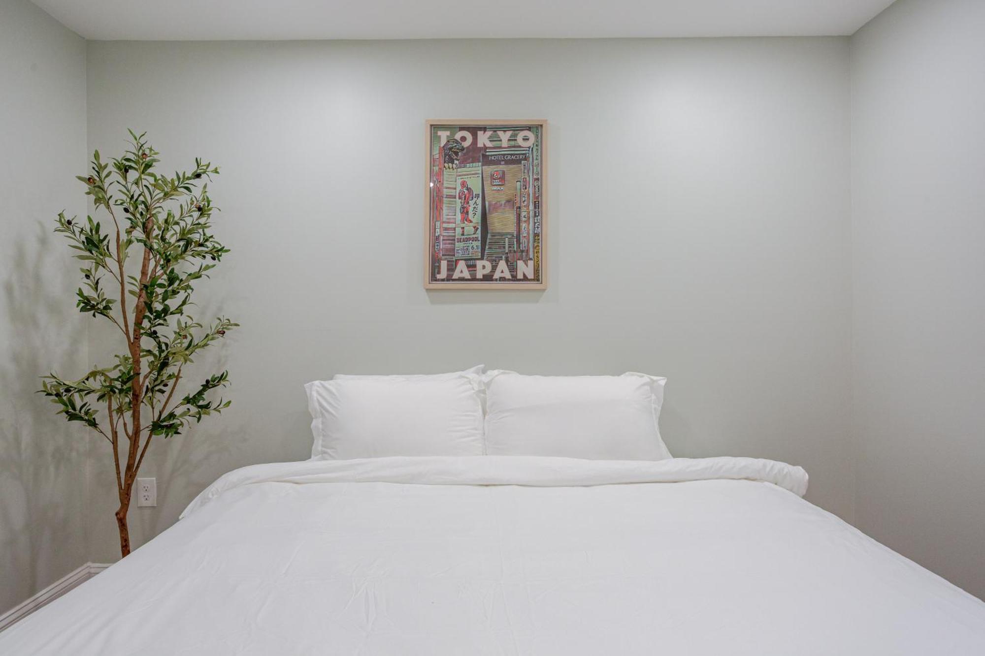 Apartment Stylish In Center City, French-japanese & Minimalist Vibes