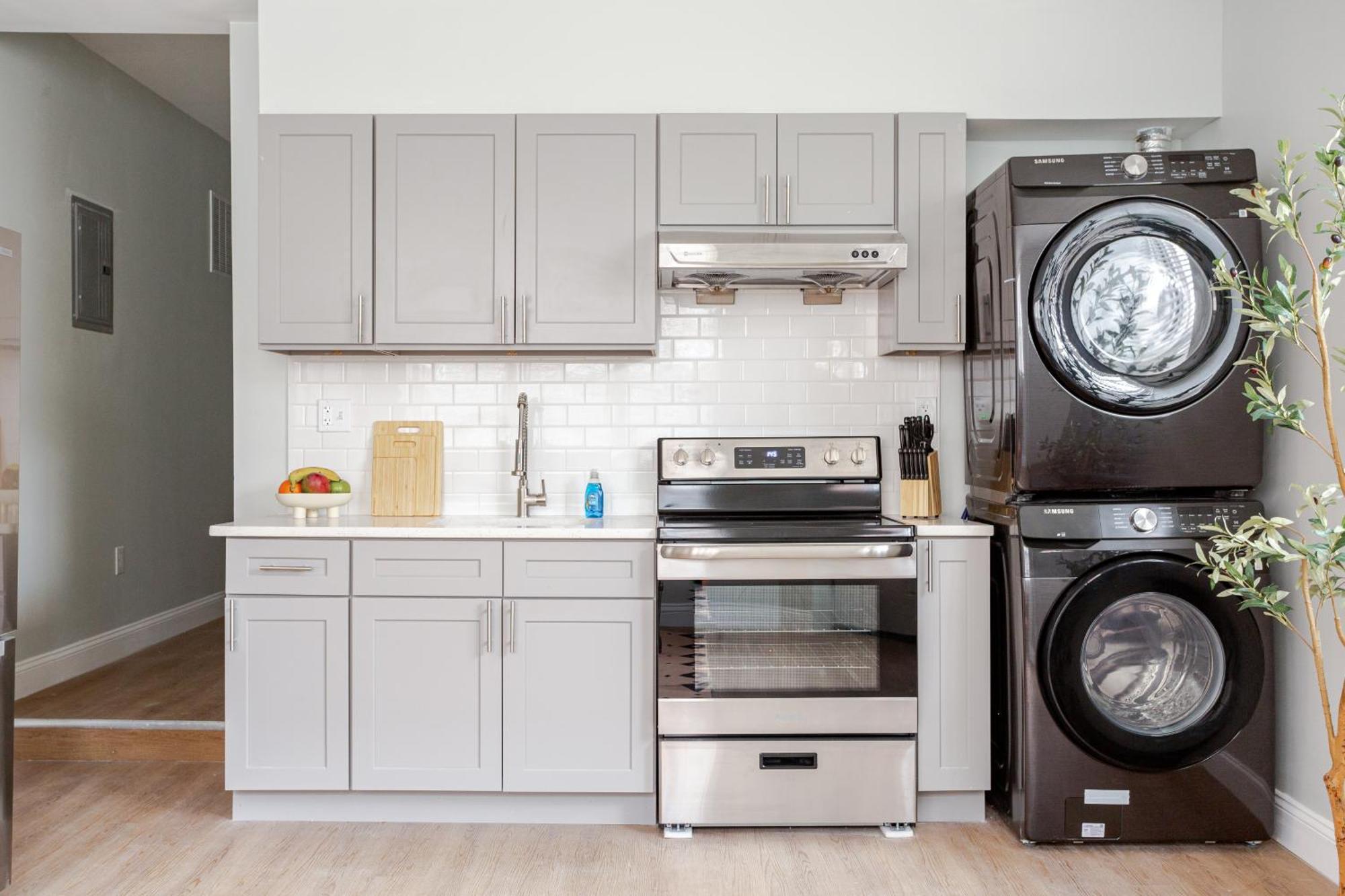Stylish In Center City, French-japanese & Minimalist Vibes Apartment