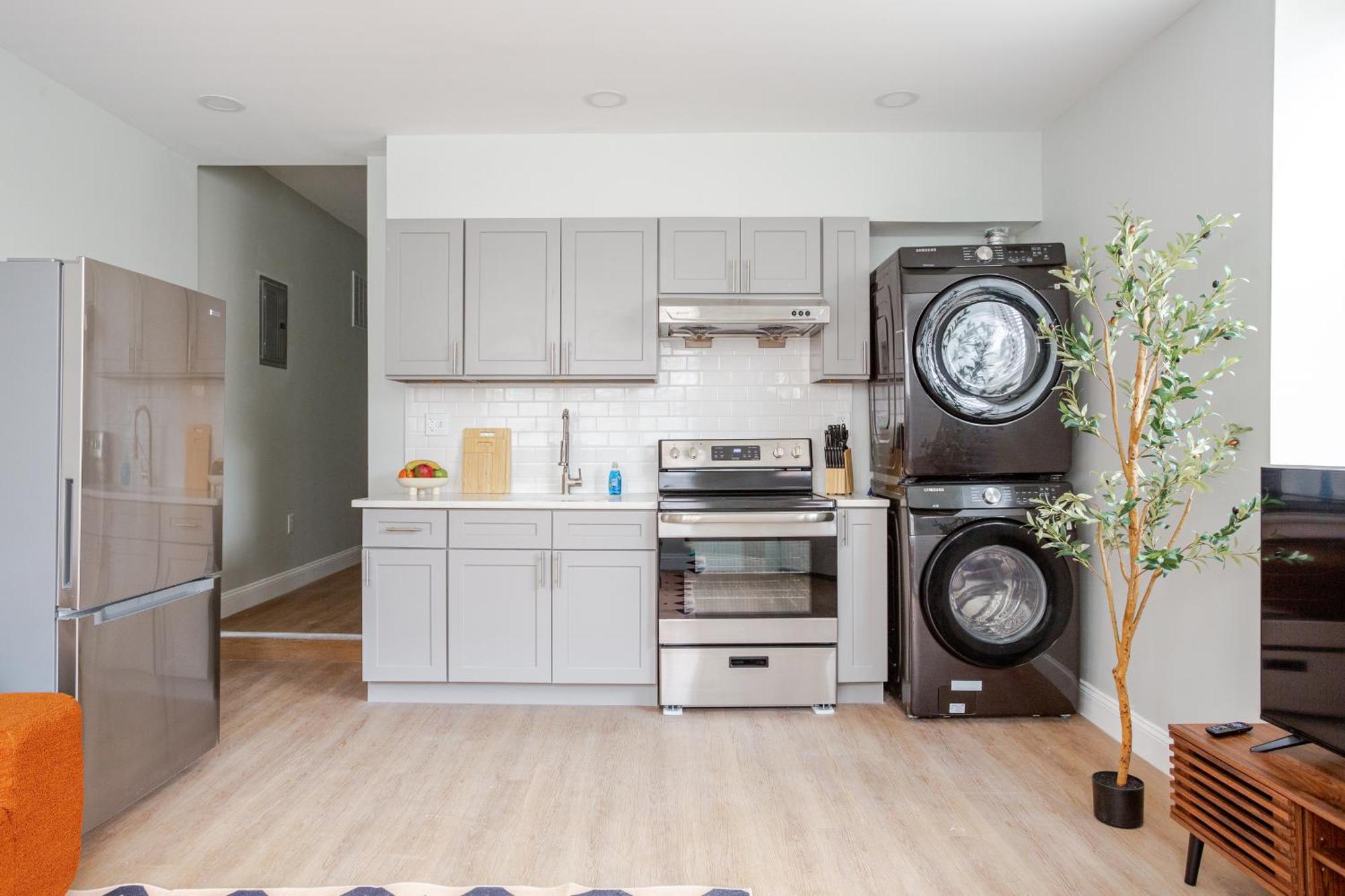 Stylish In Center City, French-japanese & Minimalist Vibes Apartment